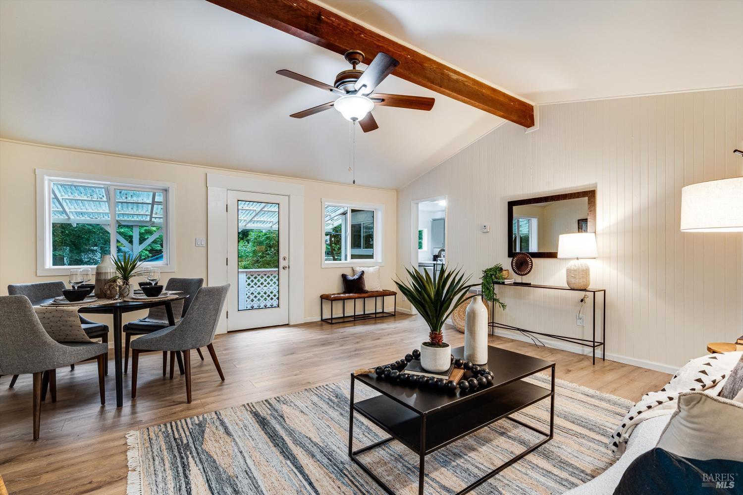 Detail Gallery Image 11 of 37 For 15300 Canyon 3 Rd, Rio Nido,  CA 95471 - 2 Beds | 1 Baths