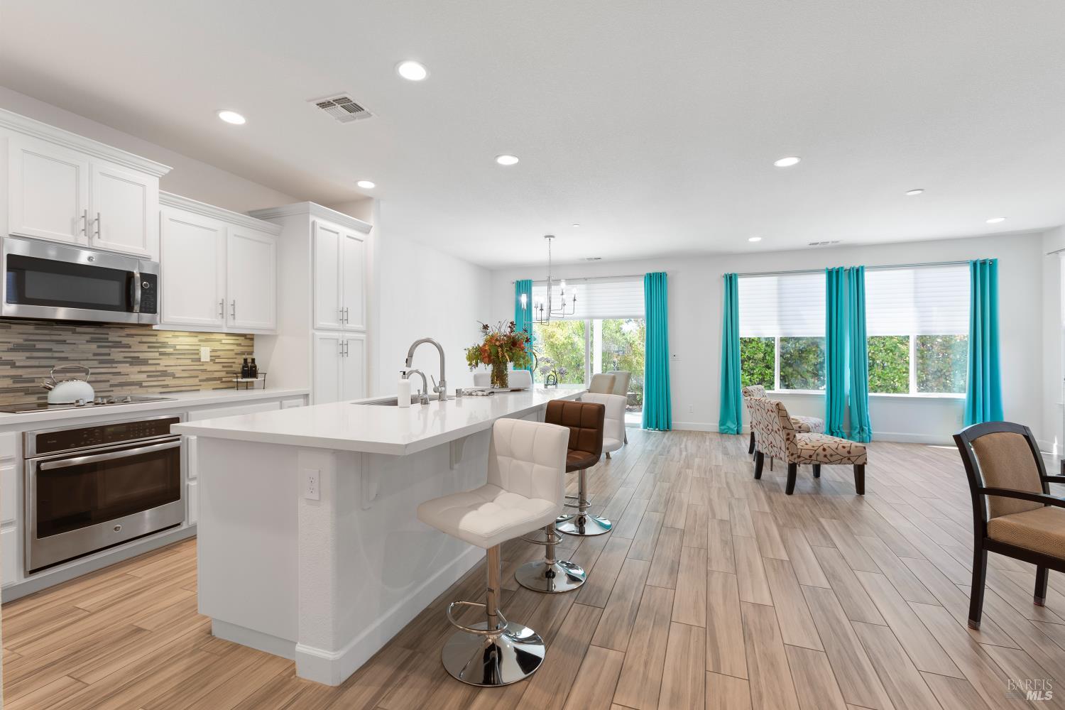 Detail Gallery Image 13 of 29 For 292 Harvest Hills Ln, Rio Vista,  CA 94571 - 2 Beds | 2 Baths