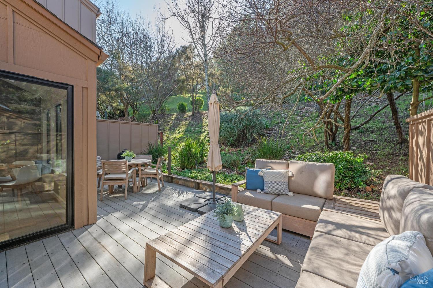 Detail Gallery Image 25 of 52 For 72 Flicker Dr, Novato,  CA 94949 - 2 Beds | 3/1 Baths