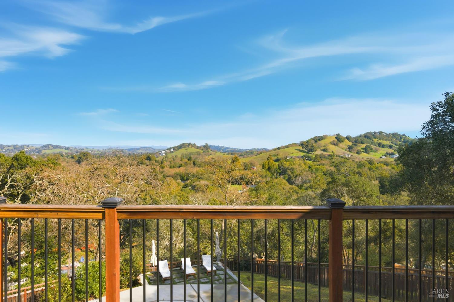 Detail Gallery Image 27 of 42 For 194 Maestro Rd, Novato,  CA 94947 - 4 Beds | 3 Baths