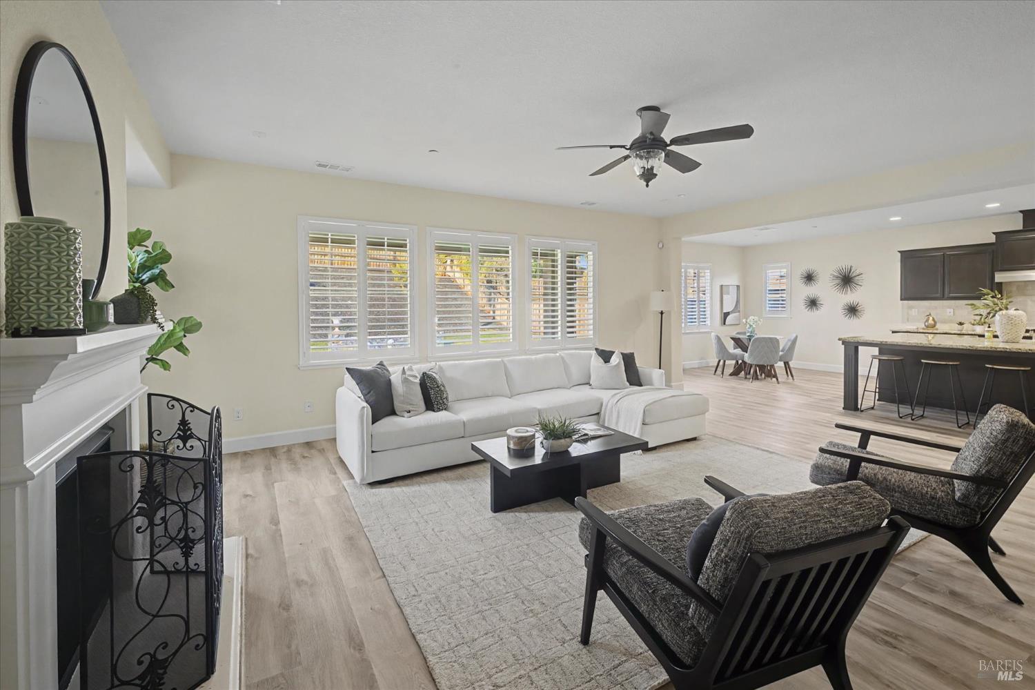 Detail Gallery Image 18 of 73 For 685 Elderberry Loop, Vacaville,  CA 95688 - 5 Beds | 4/1 Baths