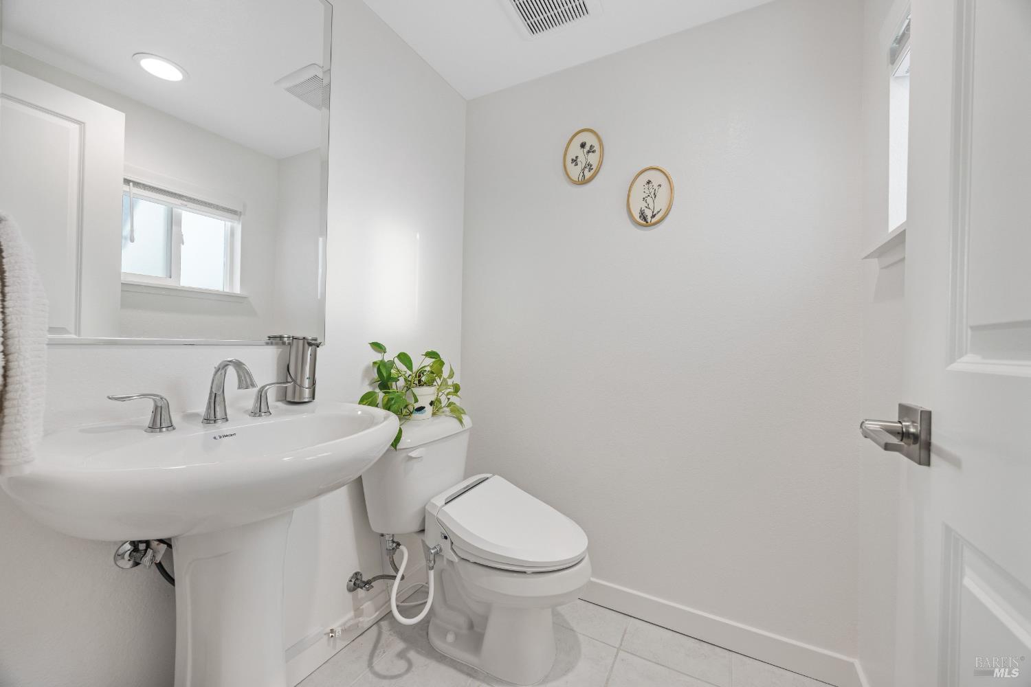 Detail Gallery Image 19 of 44 For 1747 Linden Ln, Santa Rosa,  CA 95404 - 3 Beds | 2/1 Baths