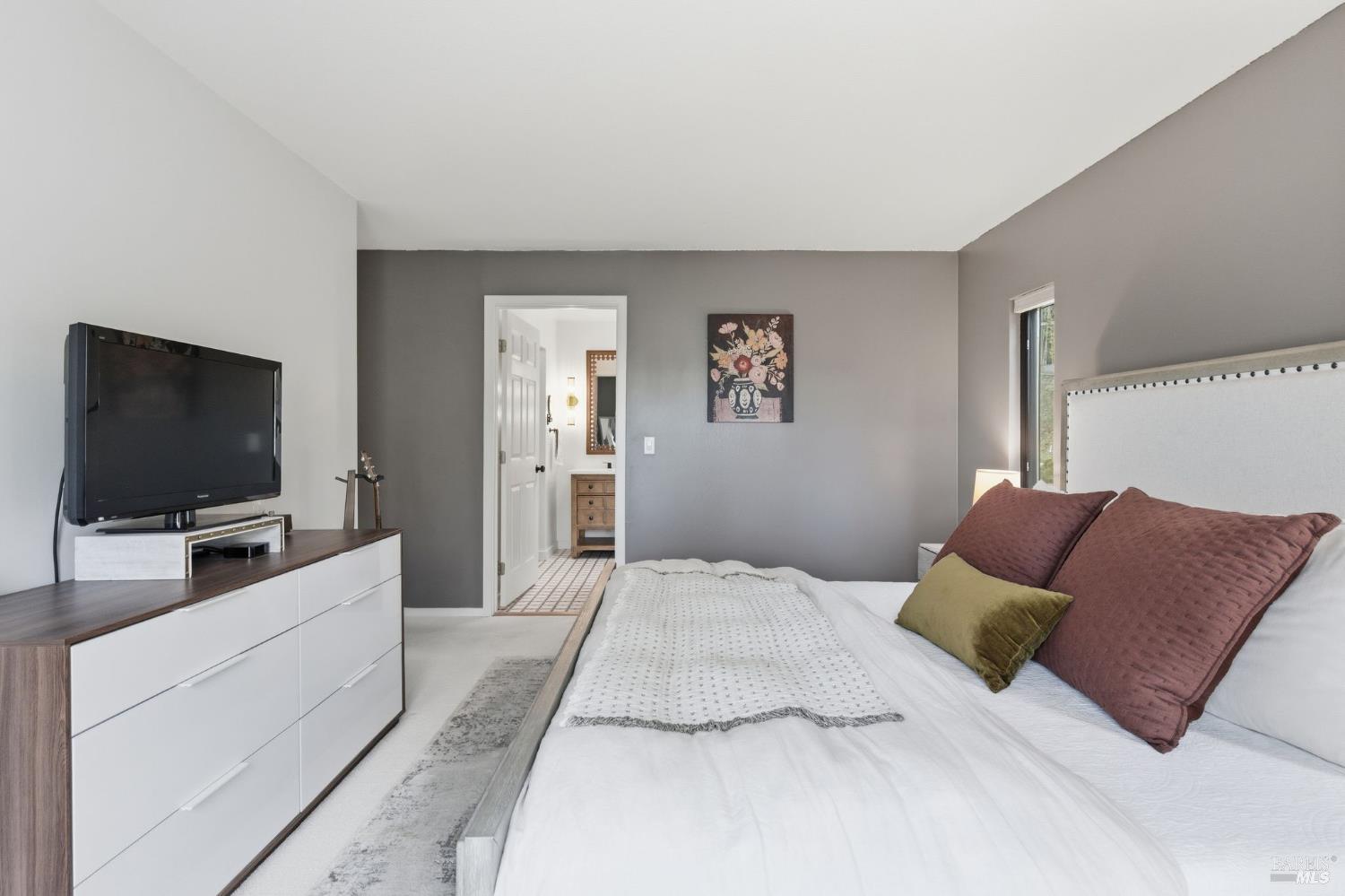 Detail Gallery Image 23 of 42 For 194 Maestro Rd, Novato,  CA 94947 - 4 Beds | 3 Baths