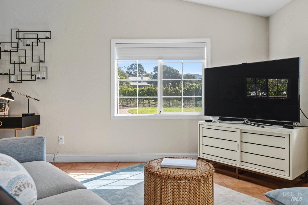 Detail Gallery Image 48 of 61 For 1022 Berry Ln, Napa,  CA 94558 - 4 Beds | 3 Baths