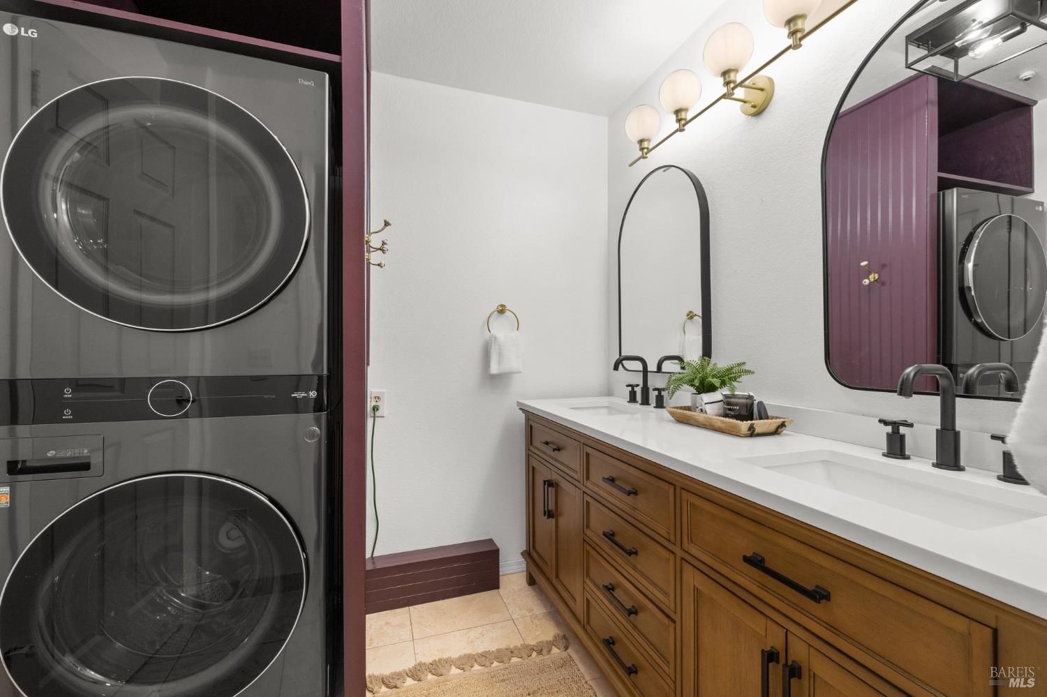 Detail Gallery Image 34 of 54 For 12 Rain Tree Ct, Petaluma,  CA 94952 - 3 Beds | 1/1 Baths