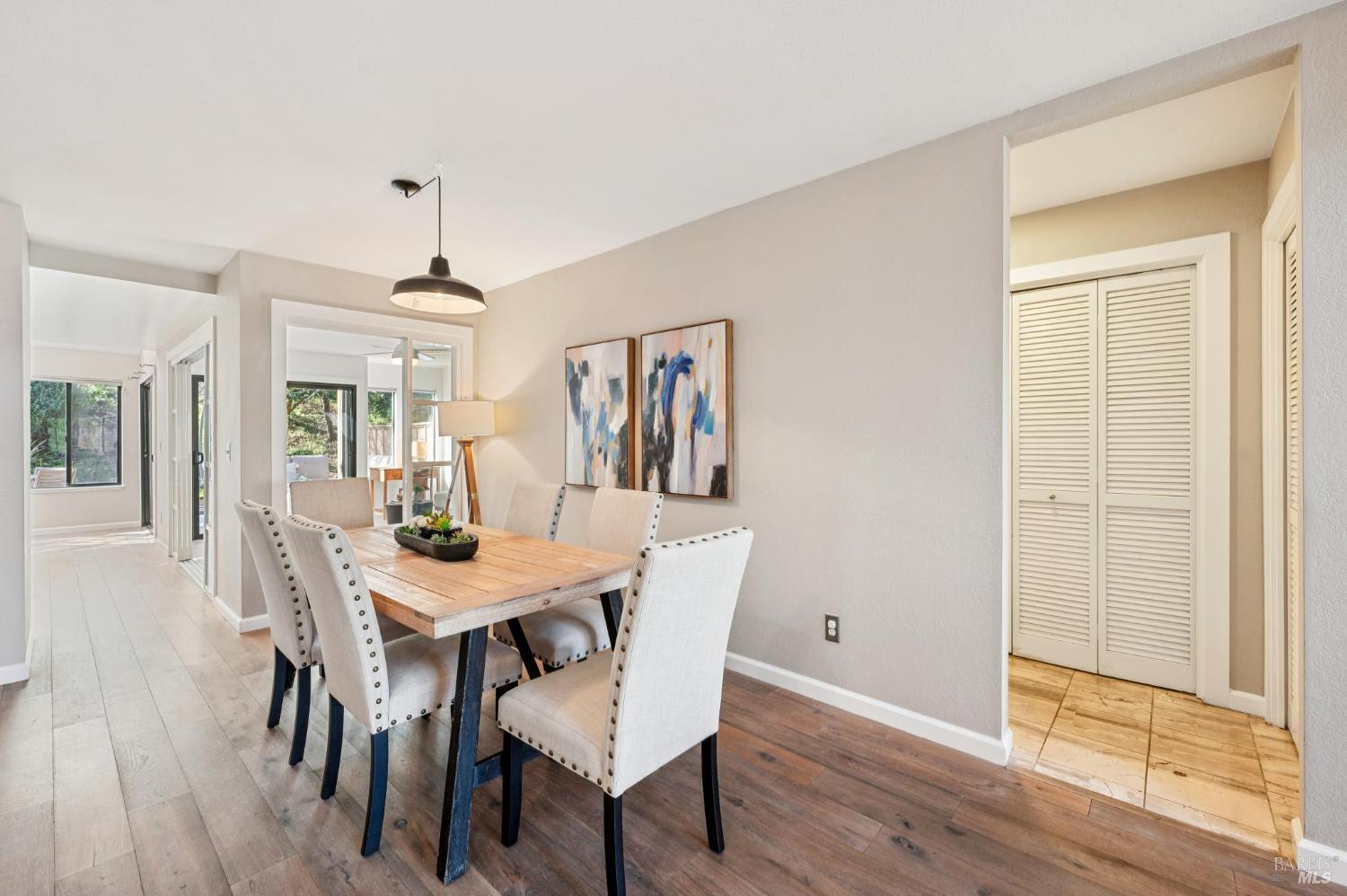 Detail Gallery Image 10 of 52 For 72 Flicker Dr, Novato,  CA 94949 - 2 Beds | 3/1 Baths