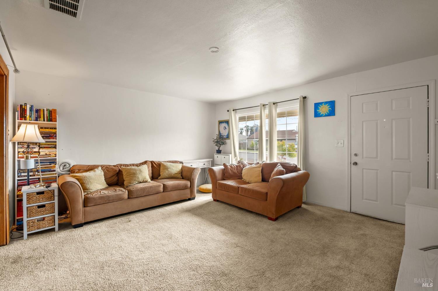 Detail Gallery Image 4 of 25 For 54 Bryan Ave, Napa,  CA 94558 - 2 Beds | 1 Baths