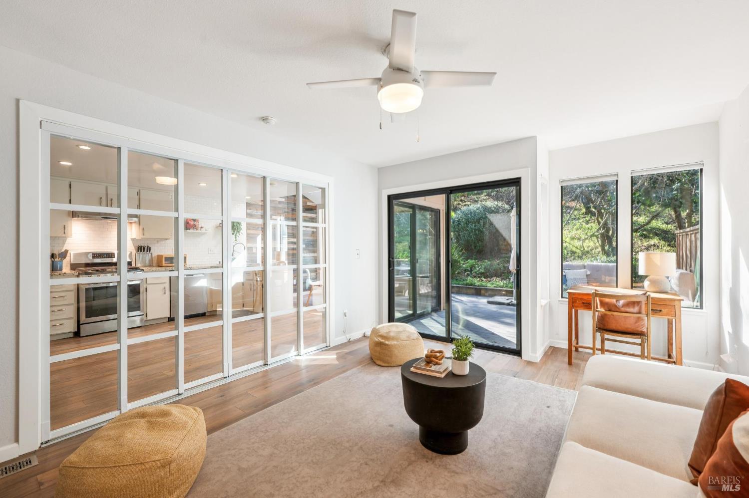 Detail Gallery Image 14 of 52 For 72 Flicker Dr, Novato,  CA 94949 - 2 Beds | 3/1 Baths