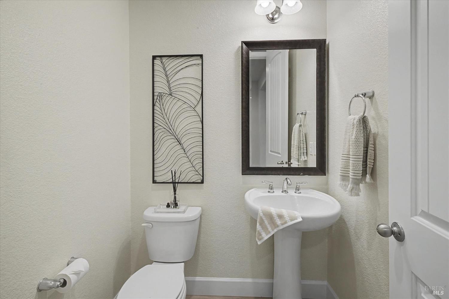 Detail Gallery Image 37 of 73 For 685 Elderberry Loop, Vacaville,  CA 95688 - 5 Beds | 4/1 Baths