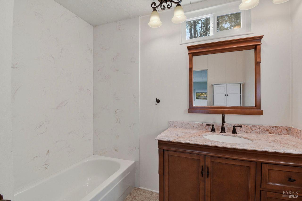 Detail Gallery Image 13 of 17 For 34 Maywood Dr, Santa Rosa,  CA 95409 - 2 Beds | 2 Baths