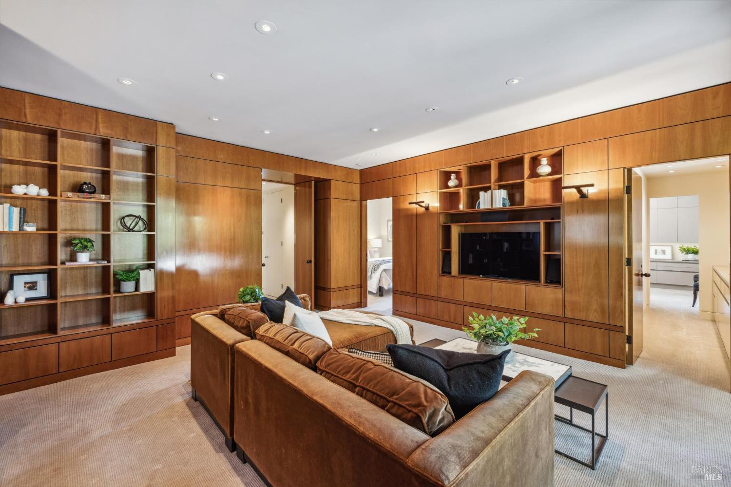 Detail Gallery Image 65 of 99 For 83 Mount Tiburon Rd, Tiburon,  CA 94920 - 6 Beds | 5/1 Baths