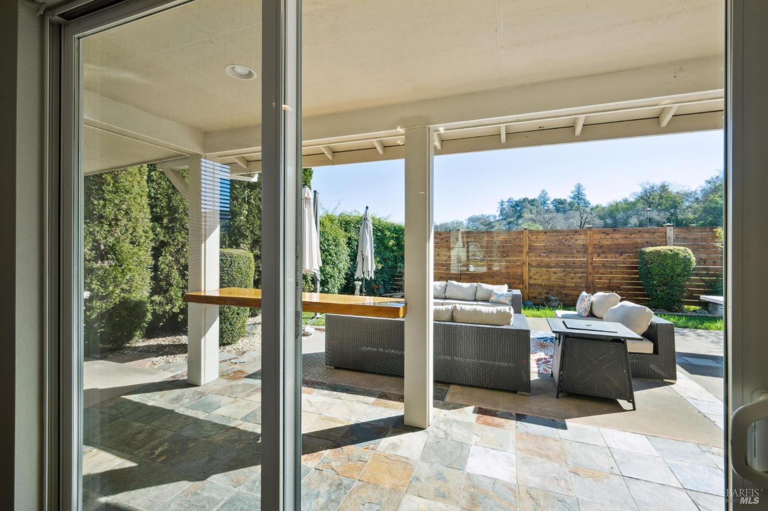 Detail Gallery Image 28 of 76 For 313 Sunrise Dr, Cloverdale,  CA 95425 - 5 Beds | 3/1 Baths