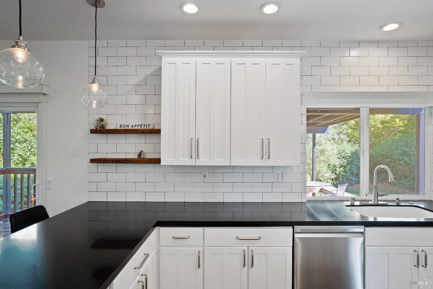 Detail Gallery Image 9 of 56 For 120 Eichten Ln, Penngrove,  CA 94951 - 4 Beds | 2/1 Baths