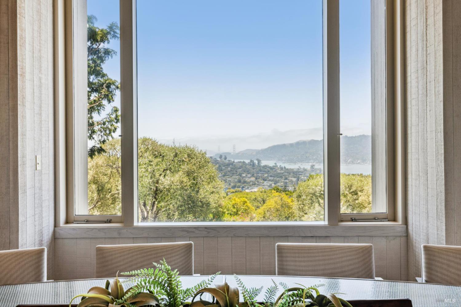 Detail Gallery Image 27 of 99 For 83 Mount Tiburon Rd, Tiburon,  CA 94920 - 6 Beds | 5/1 Baths
