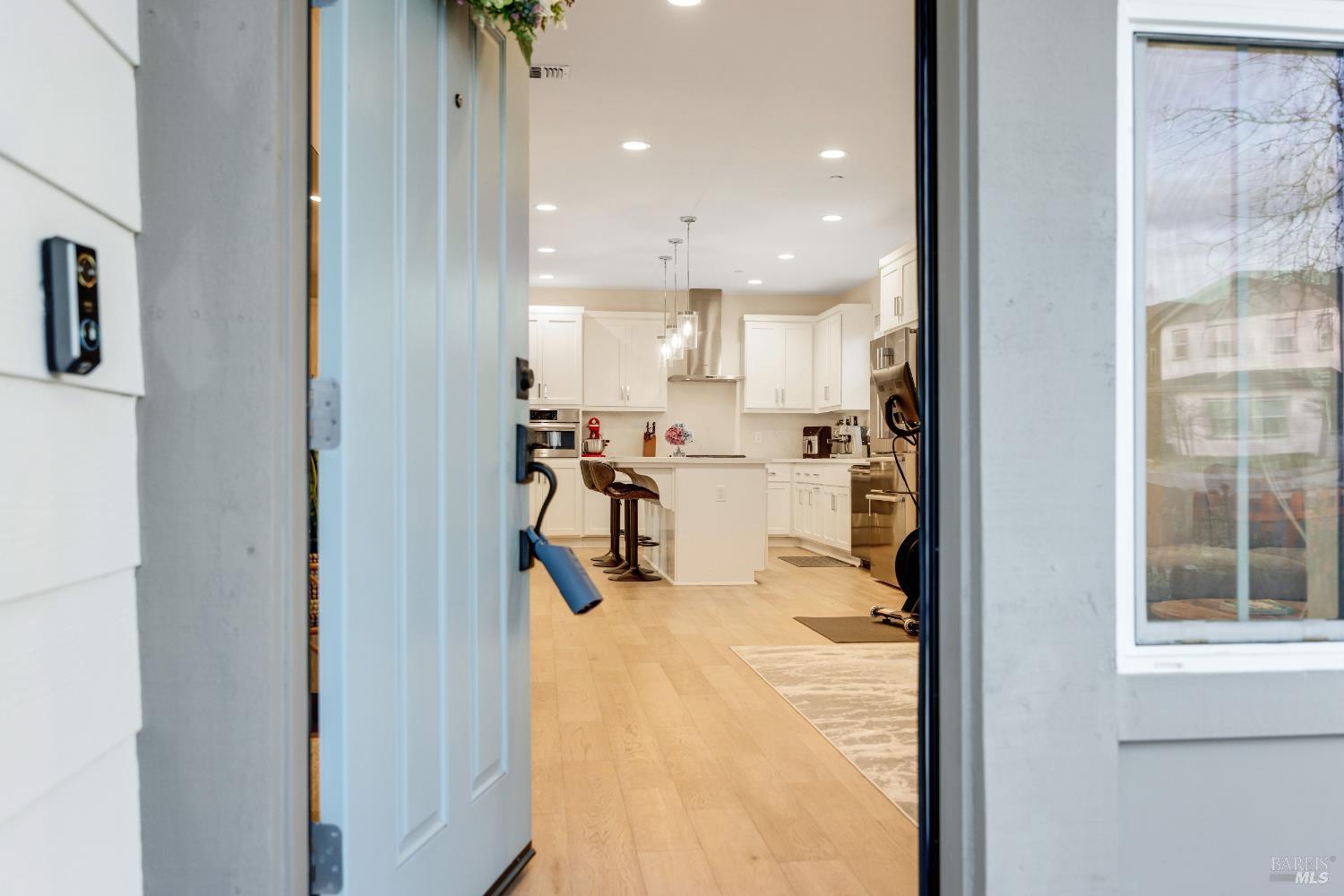 Detail Gallery Image 7 of 44 For 1747 Linden Ln, Santa Rosa,  CA 95404 - 3 Beds | 2/1 Baths