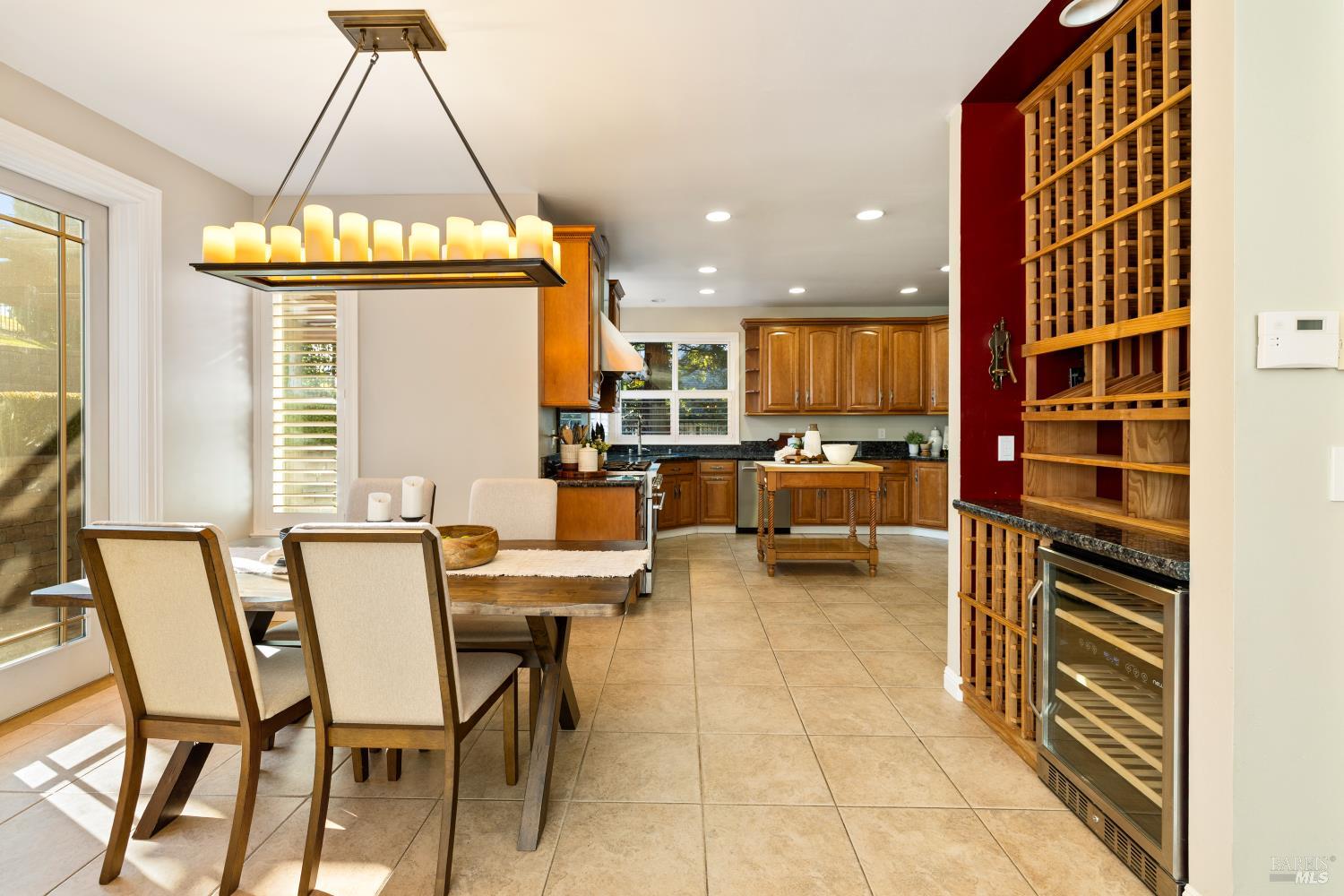 Detail Gallery Image 25 of 91 For 240 Hidden Valley Ln, Vacaville,  CA 95688 - 6 Beds | 3 Baths