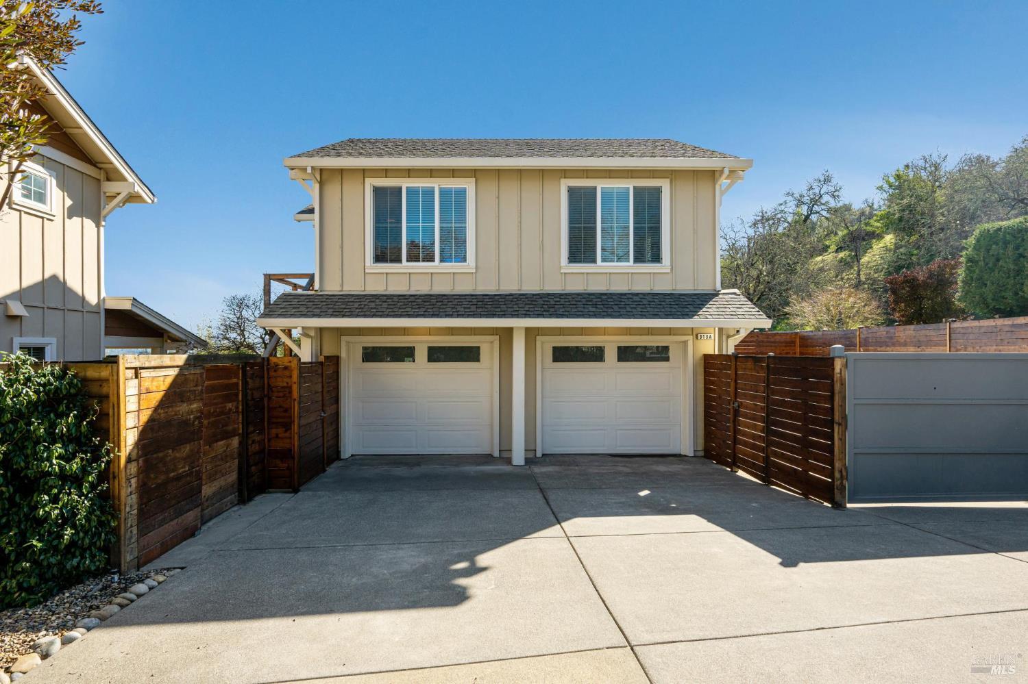 Detail Gallery Image 6 of 76 For 313 Sunrise Dr, Cloverdale,  CA 95425 - 5 Beds | 3/1 Baths