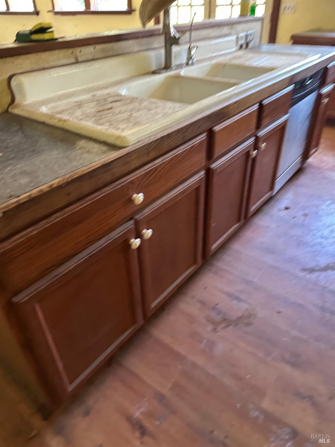 Detail Gallery Image 28 of 45 For 13333 Low Gap Rd, Ukiah,  CA 95482 - 5 Beds | 2/1 Baths