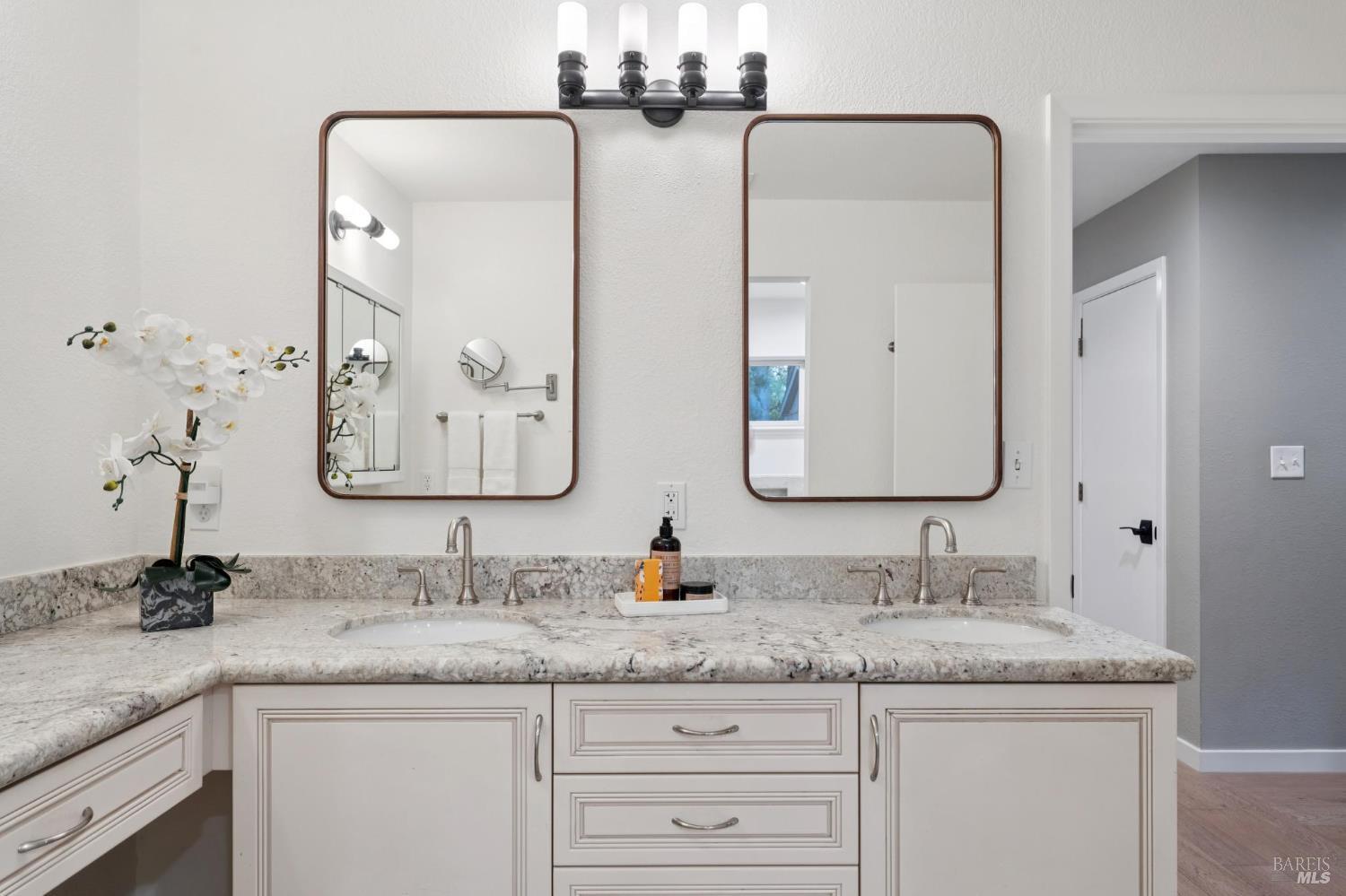 Detail Gallery Image 32 of 72 For 3033 Myrtledale Rd, Calistoga,  CA 94515 - 4 Beds | 4 Baths