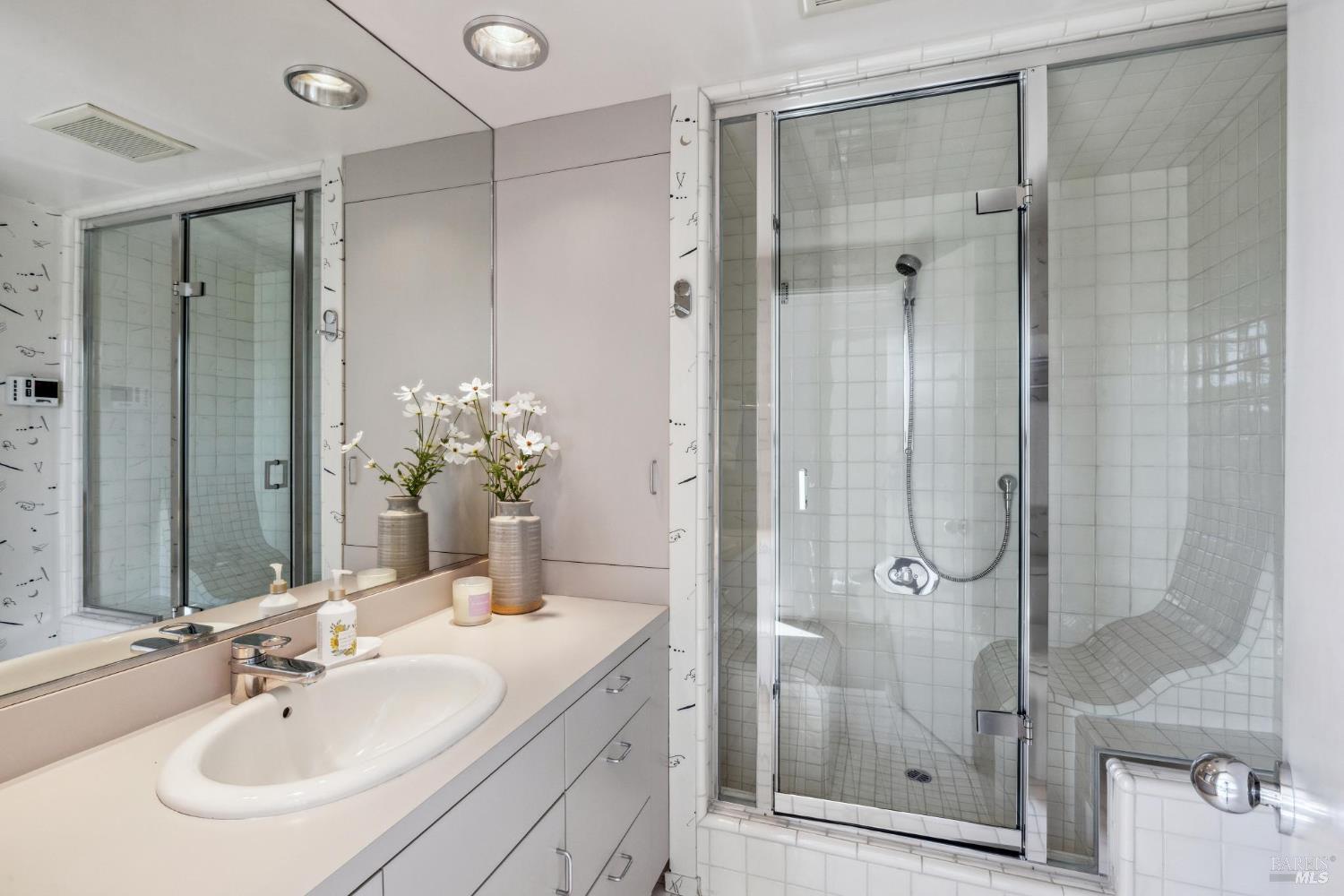 Detail Gallery Image 77 of 99 For 83 Mount Tiburon Rd, Tiburon,  CA 94920 - 6 Beds | 5/1 Baths