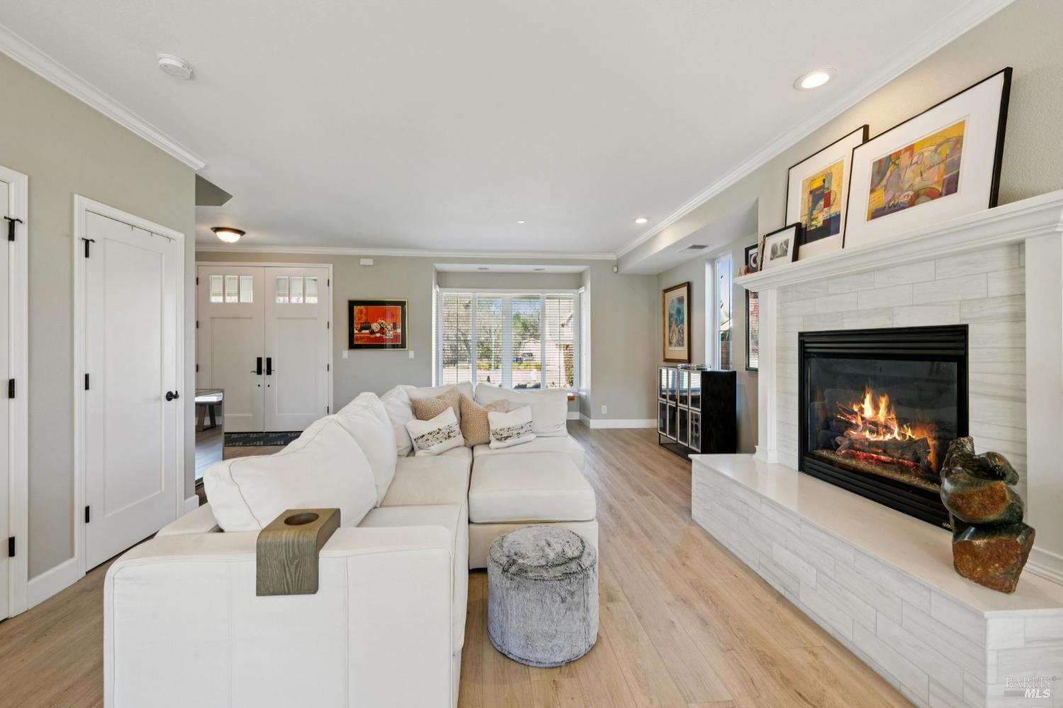 Detail Gallery Image 14 of 76 For 313 Sunrise Dr, Cloverdale,  CA 95425 - 5 Beds | 3/1 Baths