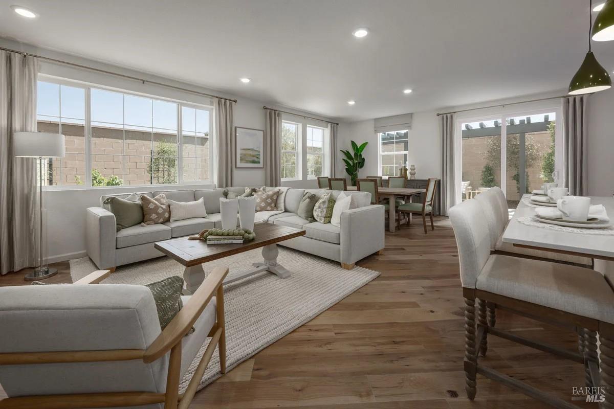 Detail Gallery Image 4 of 7 For 5460 Riverview Ln, Antioch,  CA 94531 - 3 Beds | 2/1 Baths