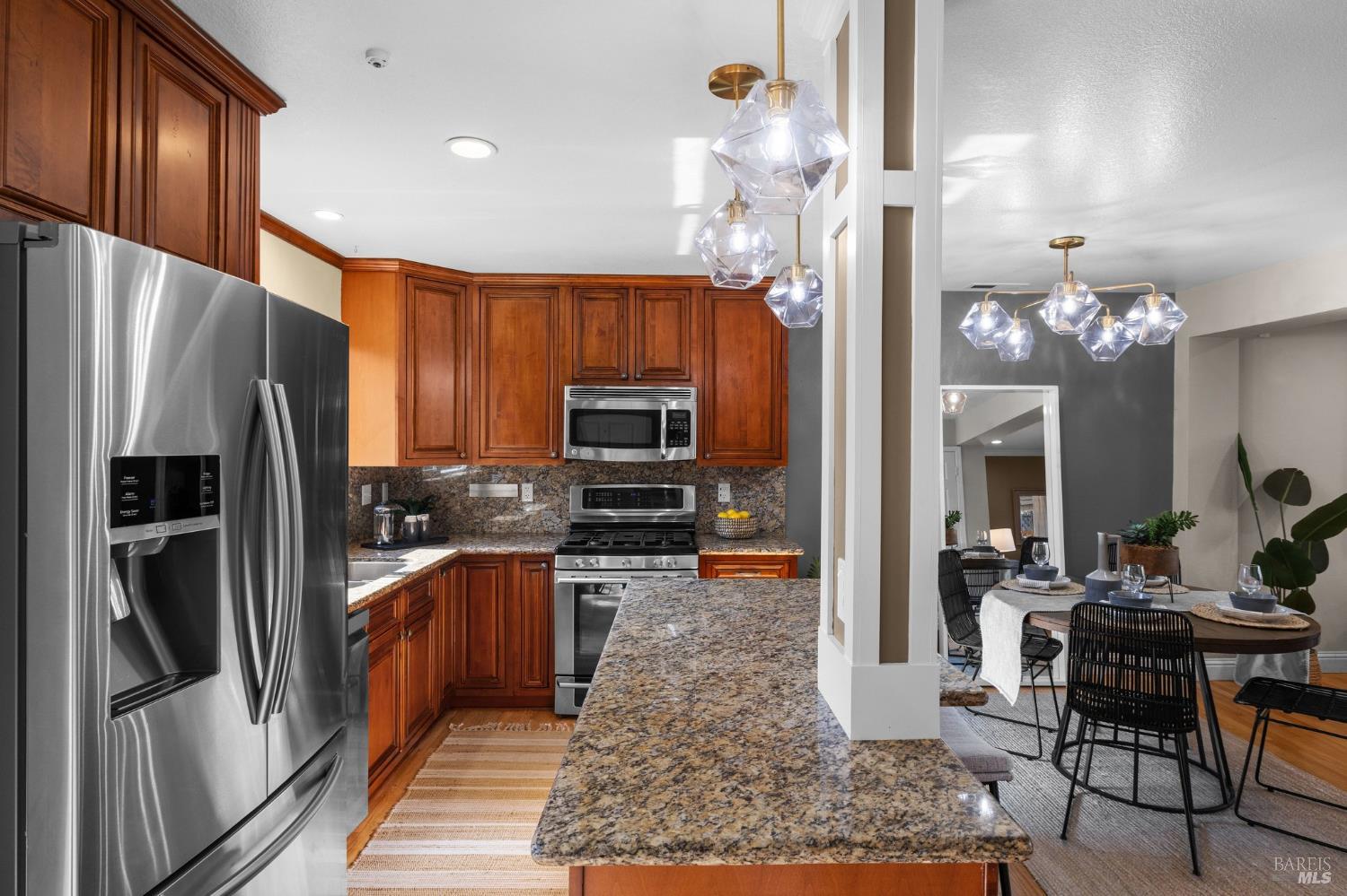 Detail Gallery Image 18 of 54 For 12 Rain Tree Ct, Petaluma,  CA 94952 - 3 Beds | 1/1 Baths