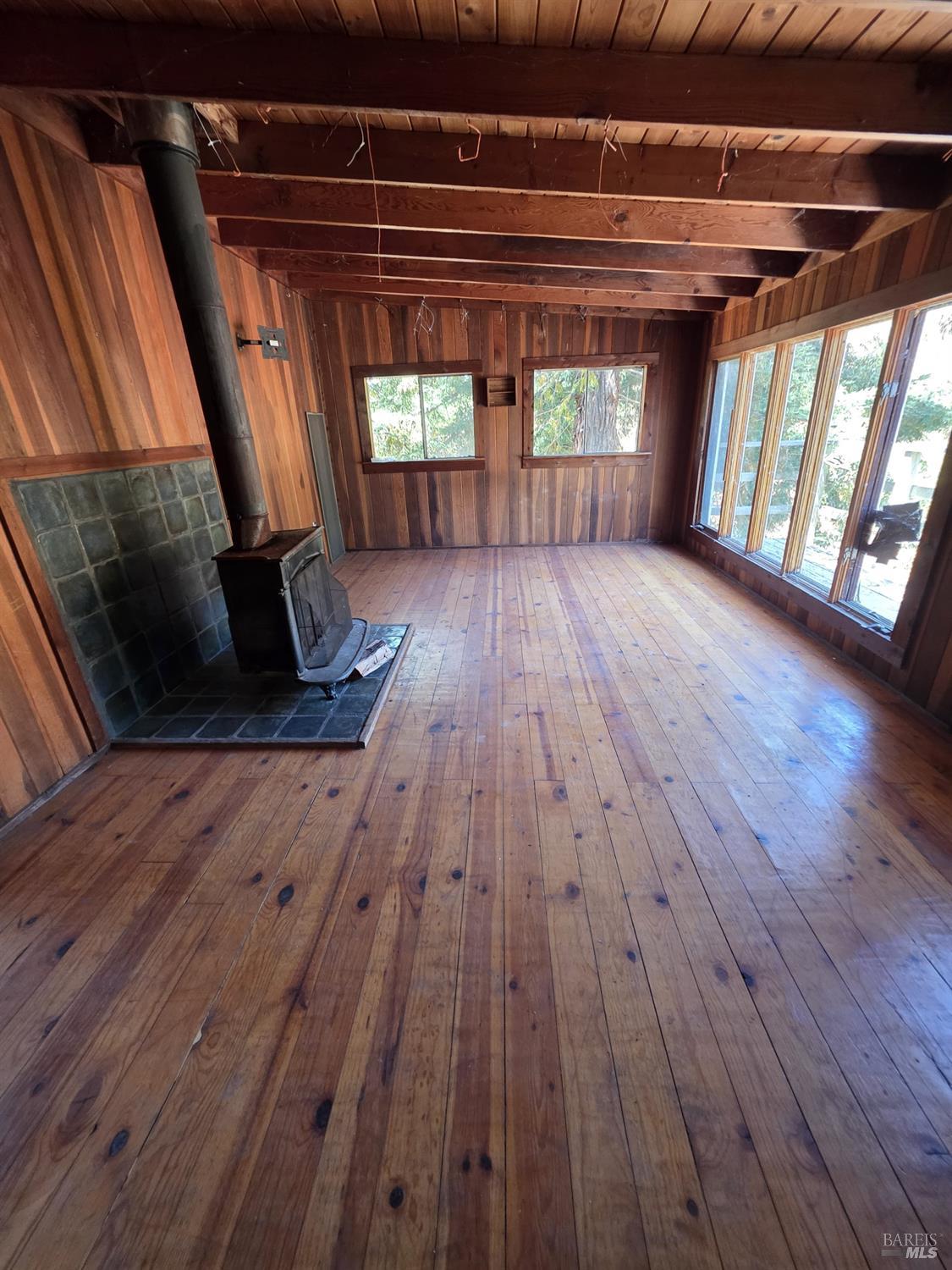 Detail Gallery Image 18 of 45 For 13333 Low Gap Rd, Ukiah,  CA 95482 - 5 Beds | 2/1 Baths