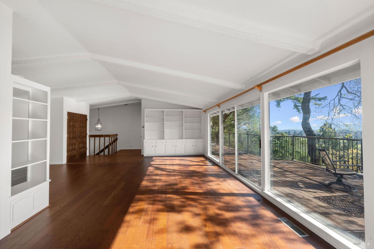 Detail Gallery Image 14 of 54 For 121 Knoll Pl, Saint Helena,  CA 94574 - 4 Beds | 3/3 Baths