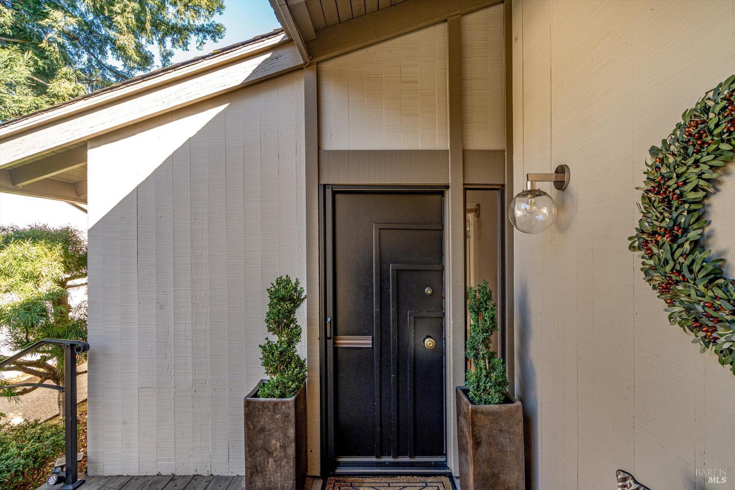 Detail Gallery Image 4 of 73 For 162 Bonnie Brook Dr, Napa,  CA 94558 - 2 Beds | 2 Baths
