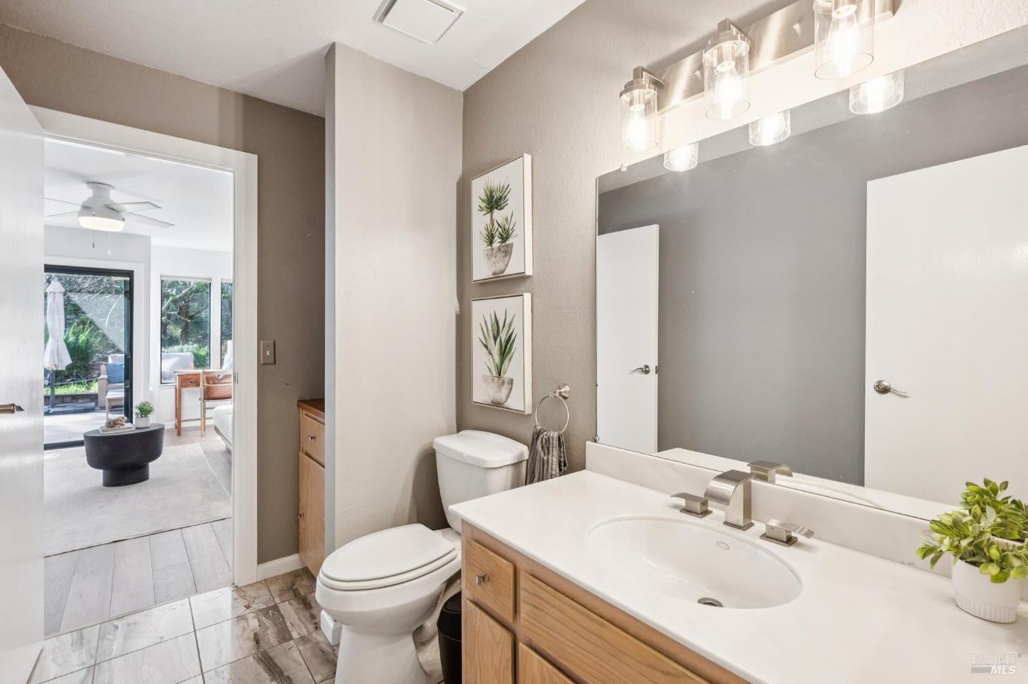 Detail Gallery Image 27 of 52 For 72 Flicker Dr, Novato,  CA 94949 - 2 Beds | 3/1 Baths