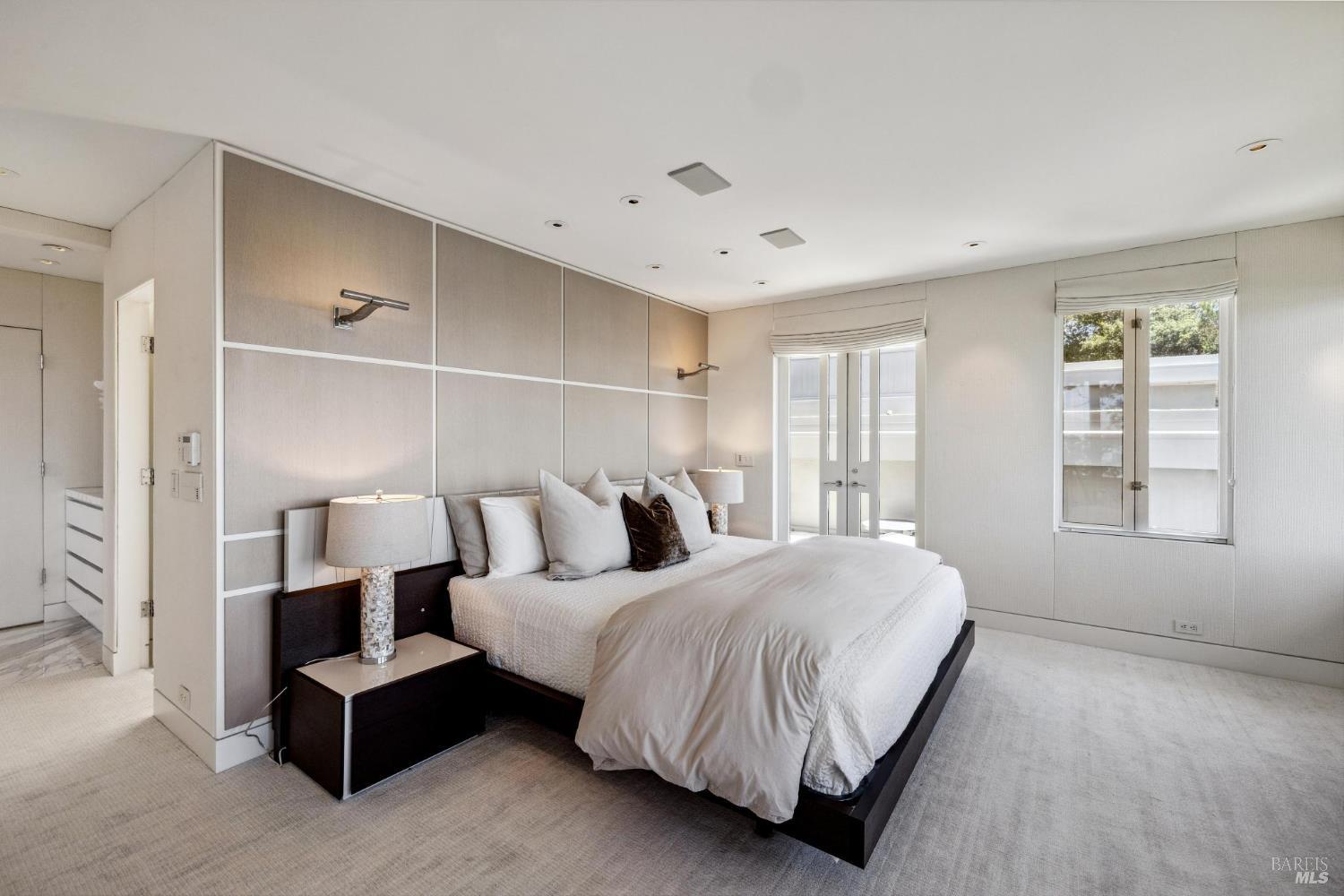 Detail Gallery Image 38 of 99 For 83 Mount Tiburon Rd, Tiburon,  CA 94920 - 6 Beds | 5/1 Baths