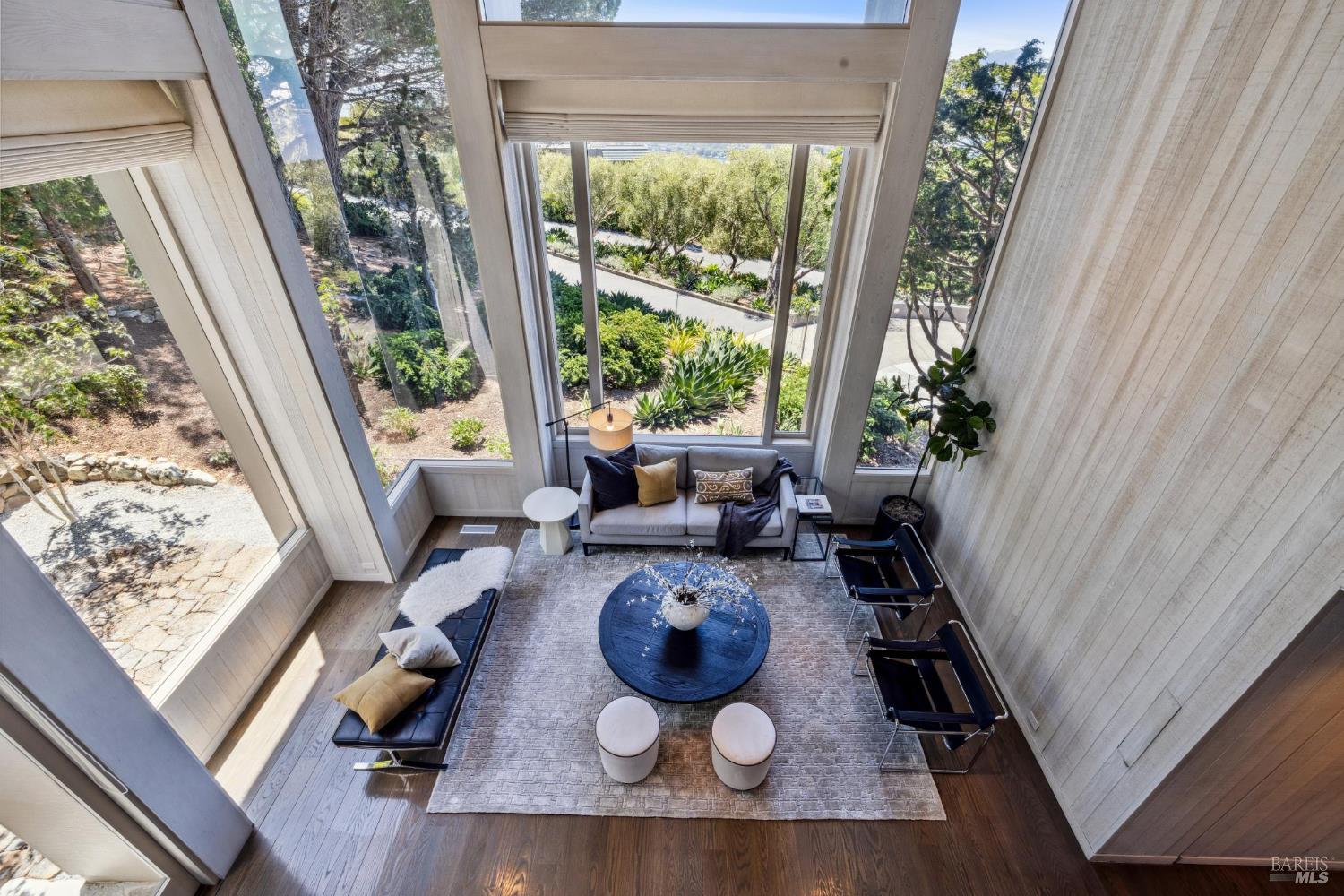 Detail Gallery Image 17 of 99 For 83 Mount Tiburon Rd, Tiburon,  CA 94920 - 6 Beds | 5/1 Baths