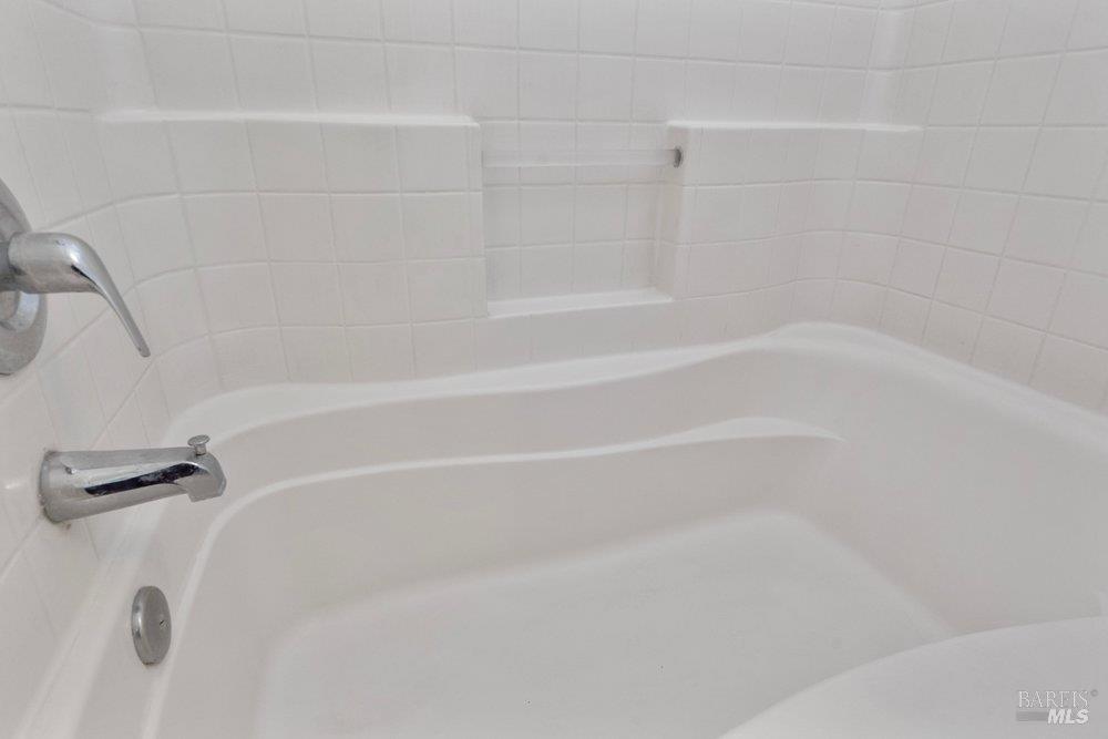 Detail Gallery Image 32 of 77 For 1210 Maple Dr, Rohnert Park,  CA 94928 - 3 Beds | 2/1 Baths