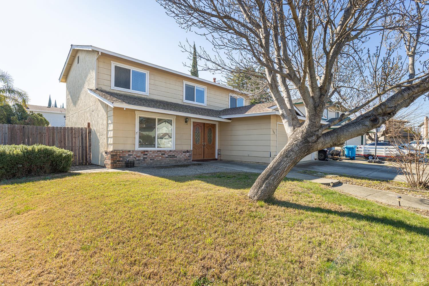 Detail Gallery Image 2 of 41 For 380 Claridge Ct, Vacaville,  CA 95687 - 4 Beds | 2/1 Baths