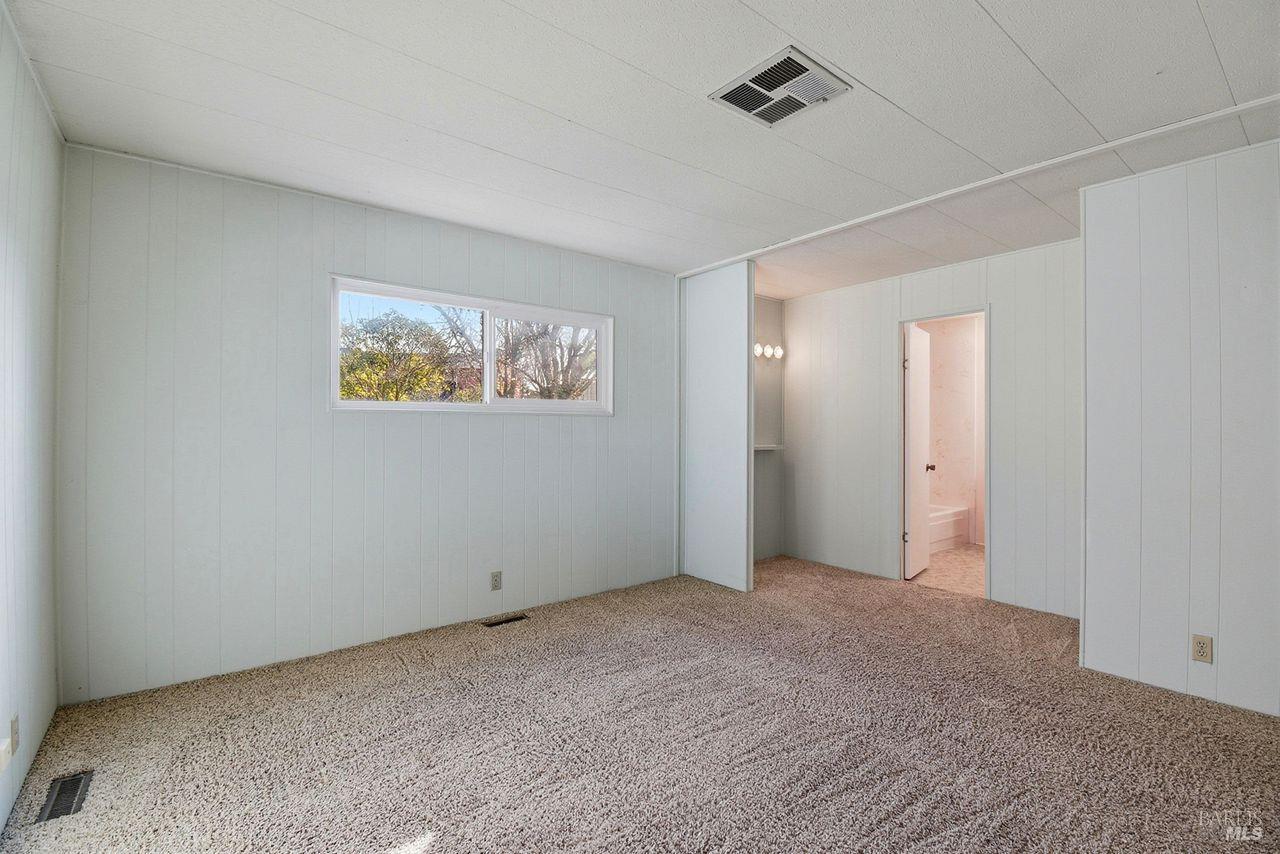 Detail Gallery Image 11 of 17 For 34 Maywood Dr, Santa Rosa,  CA 95409 - 2 Beds | 2 Baths