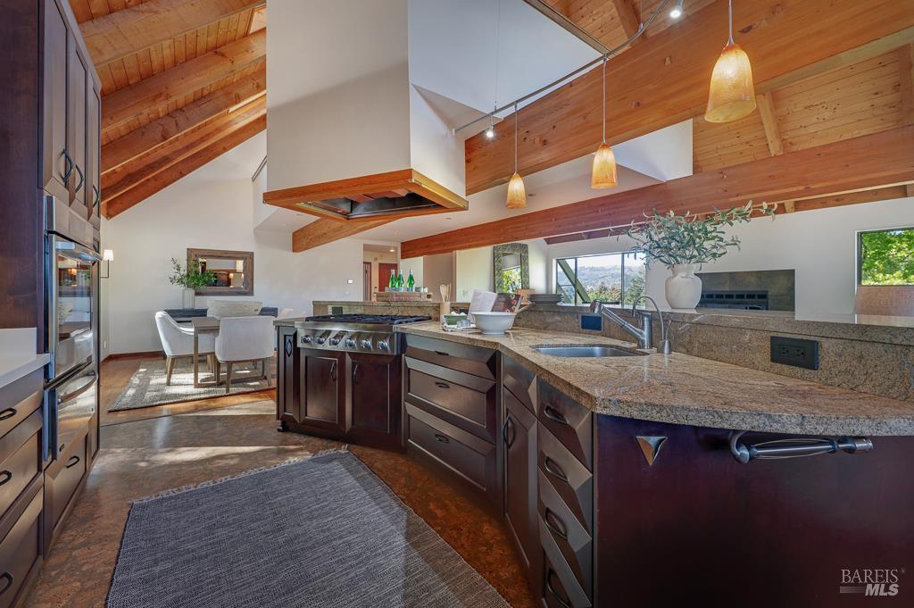 Detail Gallery Image 8 of 48 For 6417 Timber Springs Ct, Santa Rosa,  CA 95409 - 3 Beds | 2/2 Baths