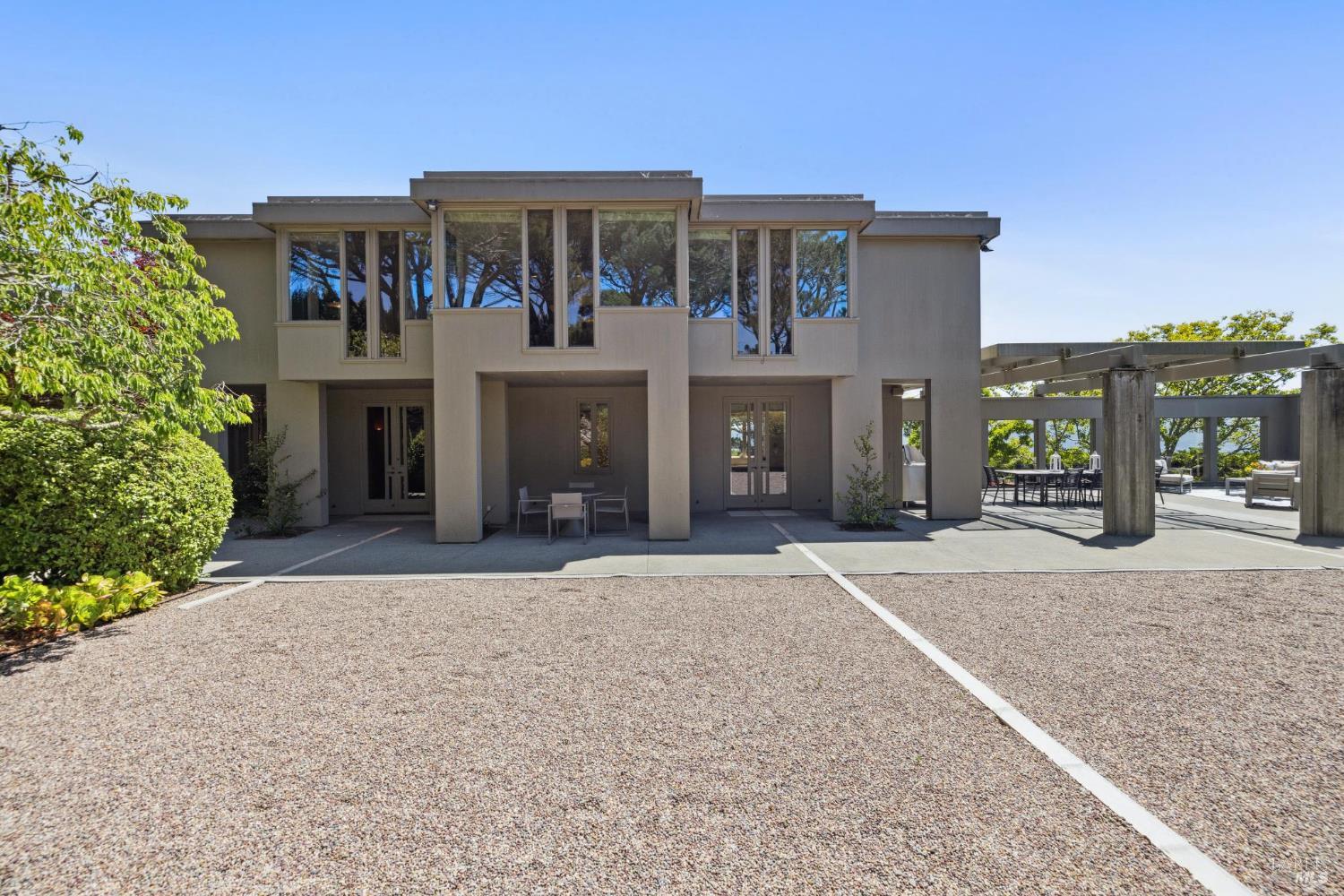 Detail Gallery Image 82 of 99 For 83 Mount Tiburon Rd, Tiburon,  CA 94920 - 6 Beds | 5/1 Baths