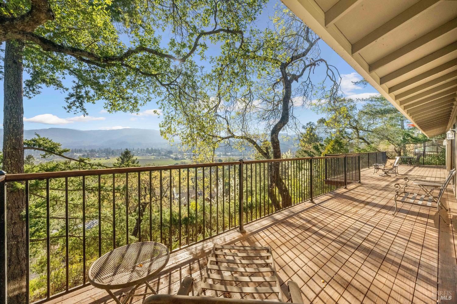 Detail Gallery Image 16 of 54 For 121 Knoll Pl, Saint Helena,  CA 94574 - 4 Beds | 3/3 Baths