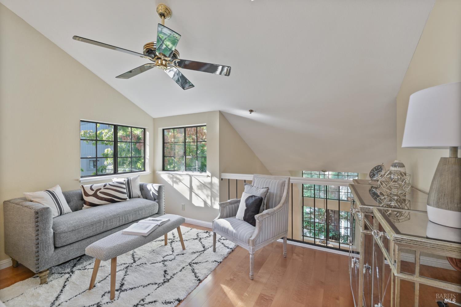 Detail Gallery Image 21 of 31 For 258 Pelican Ln, Novato,  CA 94949 - 2 Beds | 2/1 Baths