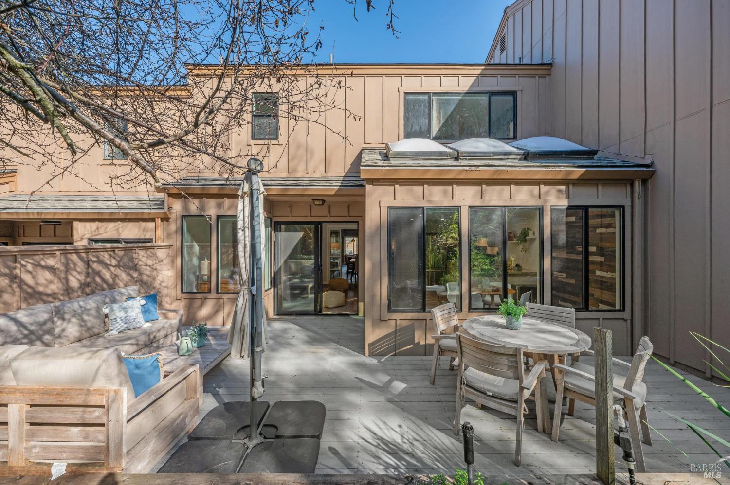 Detail Gallery Image 47 of 52 For 72 Flicker Dr, Novato,  CA 94949 - 2 Beds | 3/1 Baths