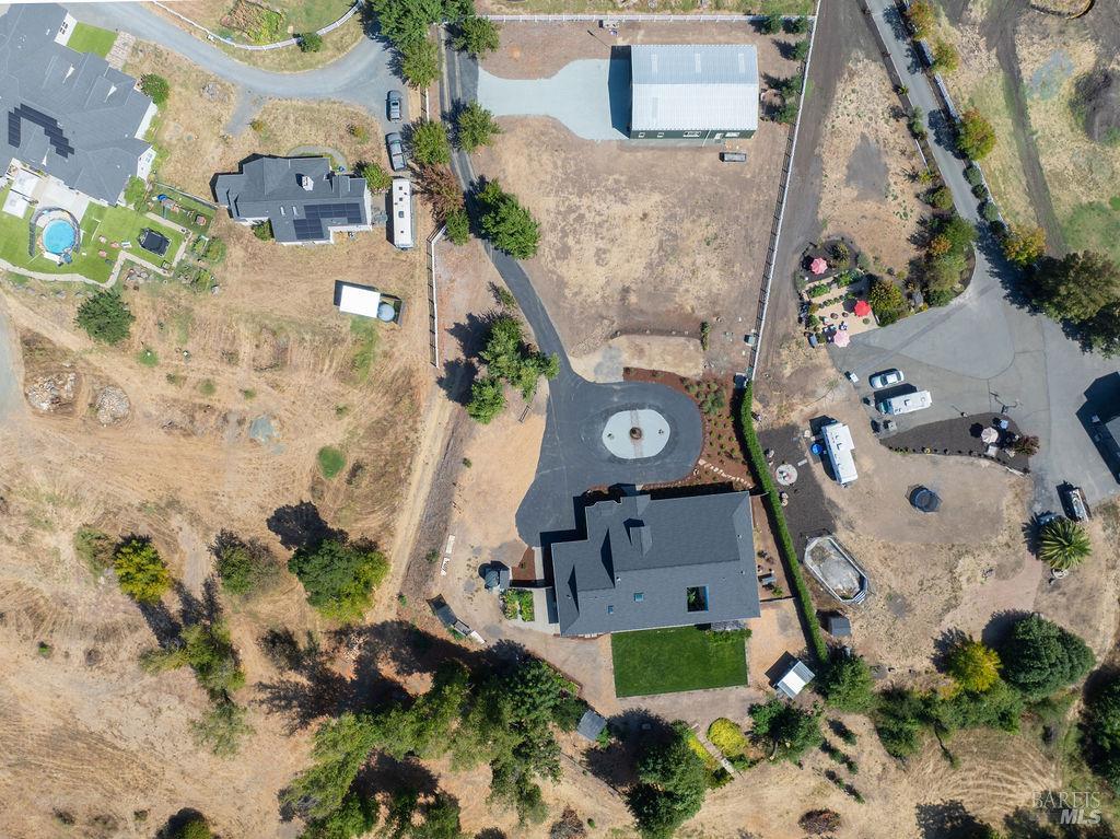 Detail Gallery Image 8 of 61 For 695 Quietwater Rd, Santa Rosa,  CA 95404 - 4 Beds | 3/1 Baths