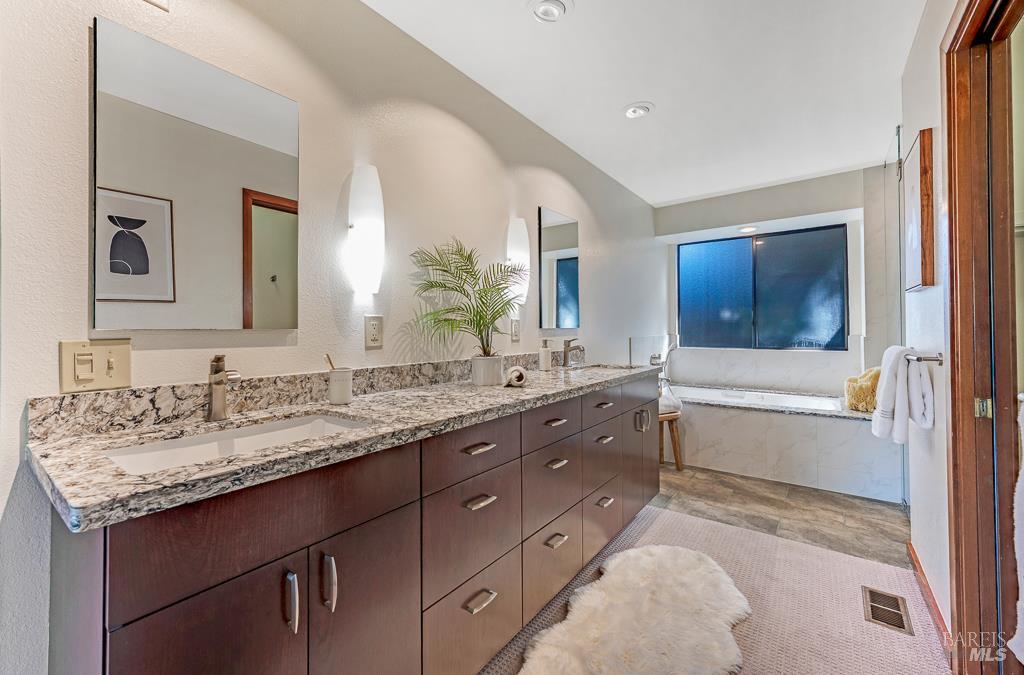 Detail Gallery Image 18 of 48 For 6417 Timber Springs Ct, Santa Rosa,  CA 95409 - 3 Beds | 2/2 Baths