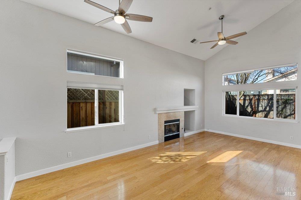 Detail Gallery Image 6 of 77 For 1210 Maple Dr, Rohnert Park,  CA 94928 - 3 Beds | 2/1 Baths