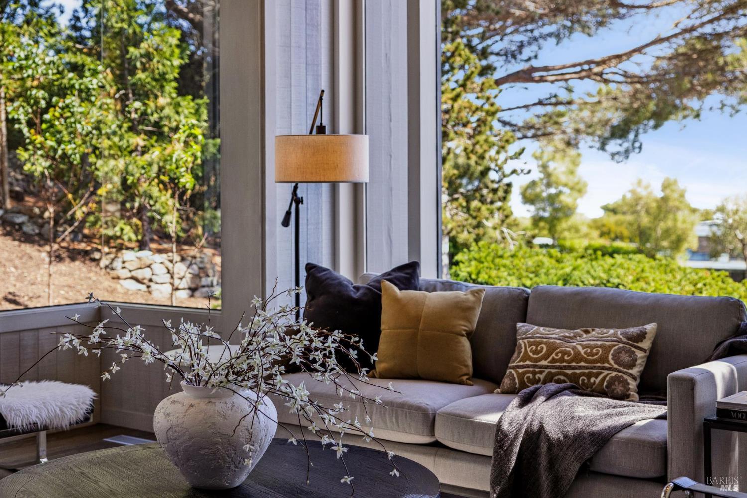 Detail Gallery Image 5 of 99 For 83 Mount Tiburon Rd, Tiburon,  CA 94920 - 6 Beds | 5/1 Baths