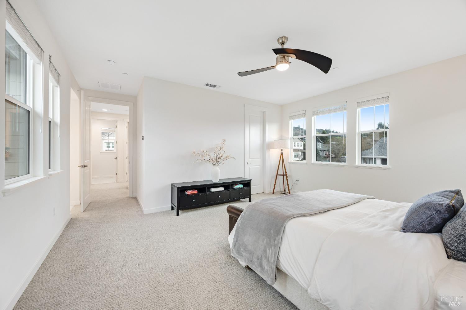 Detail Gallery Image 22 of 44 For 1747 Linden Ln, Santa Rosa,  CA 95404 - 3 Beds | 2/1 Baths