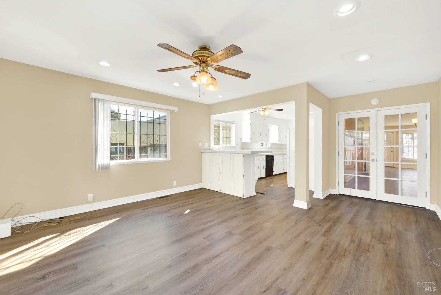 Detail Gallery Image 13 of 40 For 7608 Arthur St, Oakland,  CA 94605 - 3 Beds | 2 Baths