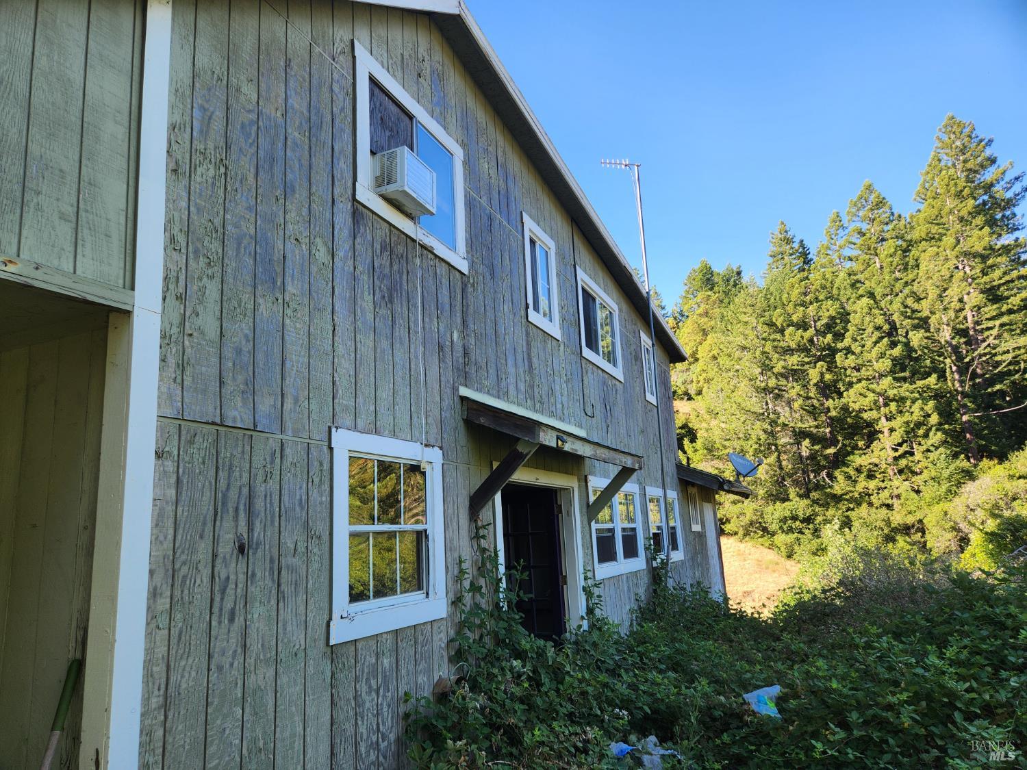 Detail Gallery Image 14 of 45 For 13333 Low Gap Rd, Ukiah,  CA 95482 - 5 Beds | 2/1 Baths