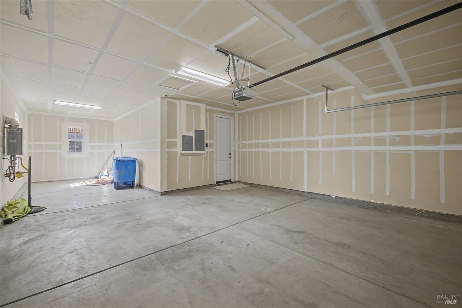 Detail Gallery Image 39 of 73 For 685 Elderberry Loop, Vacaville,  CA 95688 - 5 Beds | 4/1 Baths