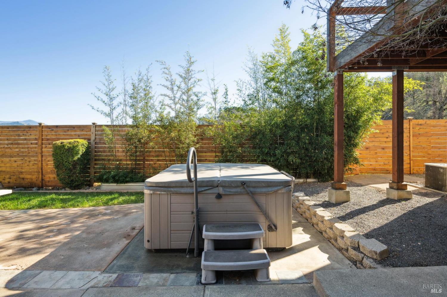 Detail Gallery Image 58 of 76 For 313 Sunrise Dr, Cloverdale,  CA 95425 - 5 Beds | 3/1 Baths